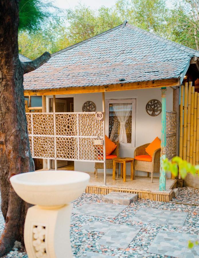 Bungalow Cafe Gili Beachfront Gili Meno Dış mekan fotoğraf