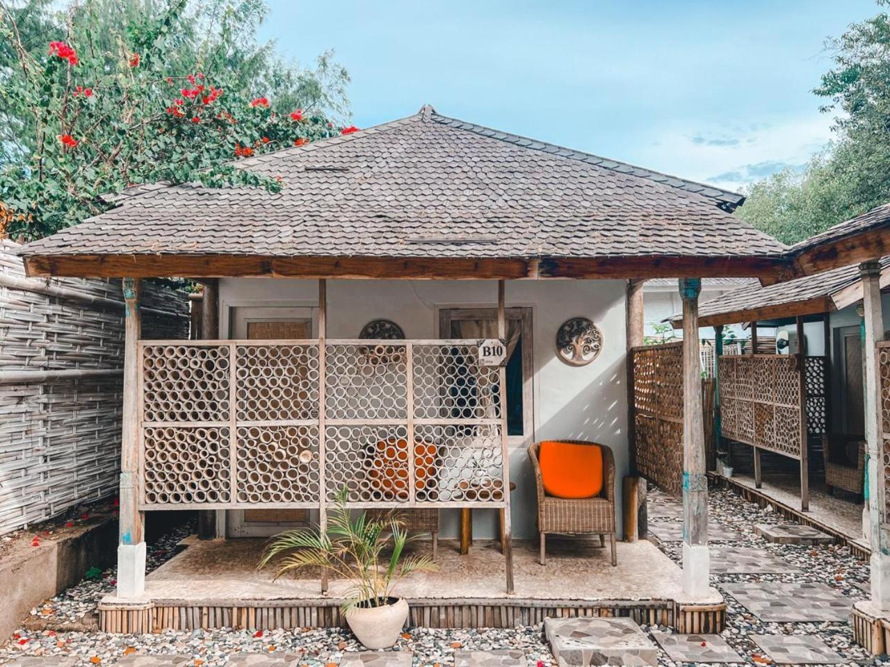 Bungalow Cafe Gili Beachfront Gili Meno Dış mekan fotoğraf