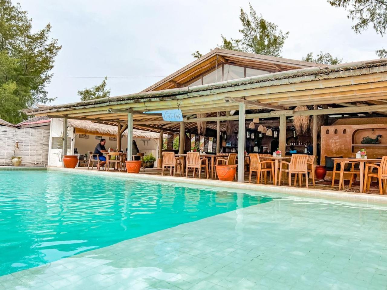 Bungalow Cafe Gili Beachfront Gili Meno Dış mekan fotoğraf
