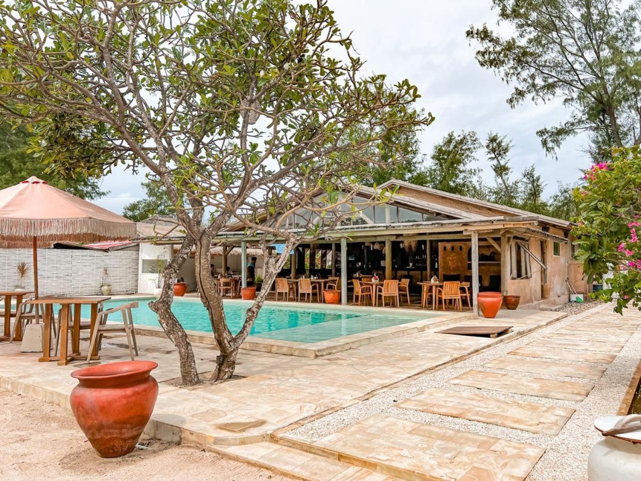 Bungalow Cafe Gili Beachfront Gili Meno Dış mekan fotoğraf