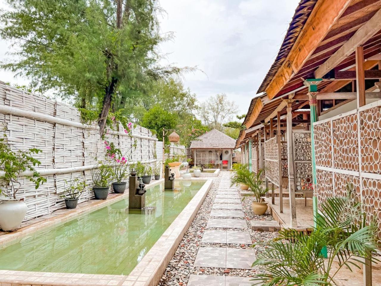 Bungalow Cafe Gili Beachfront Gili Meno Dış mekan fotoğraf
